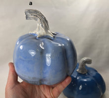 Load image into Gallery viewer, pumpkins handmade ceramic Thanksgiving decor, fall decor, FREE SHIPPING