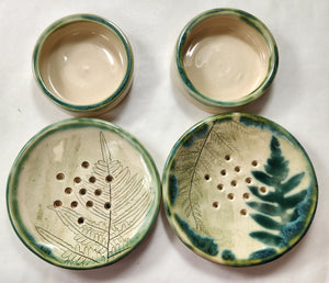 pottery soap dish w/ ferns - FREE SHIPPING - ceramic sponge holder